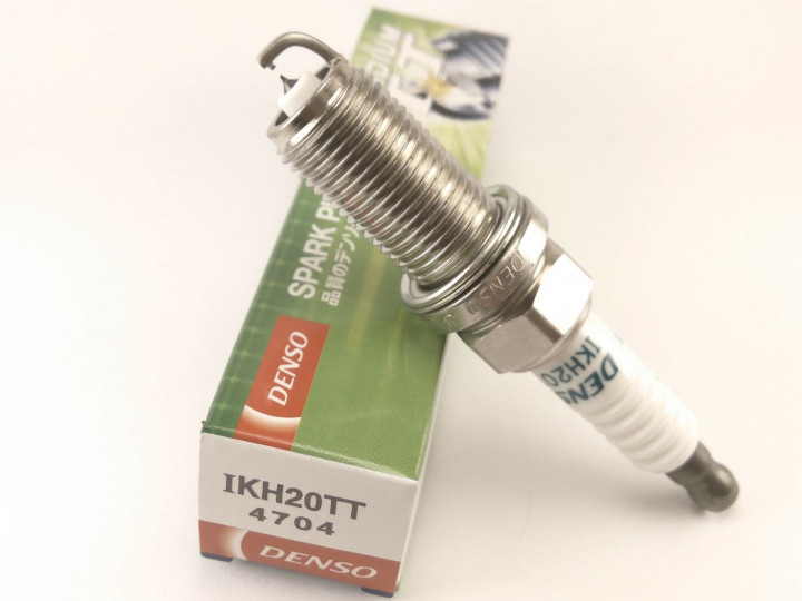 Cвеча зажигания DENSO IKH20TT (4704)