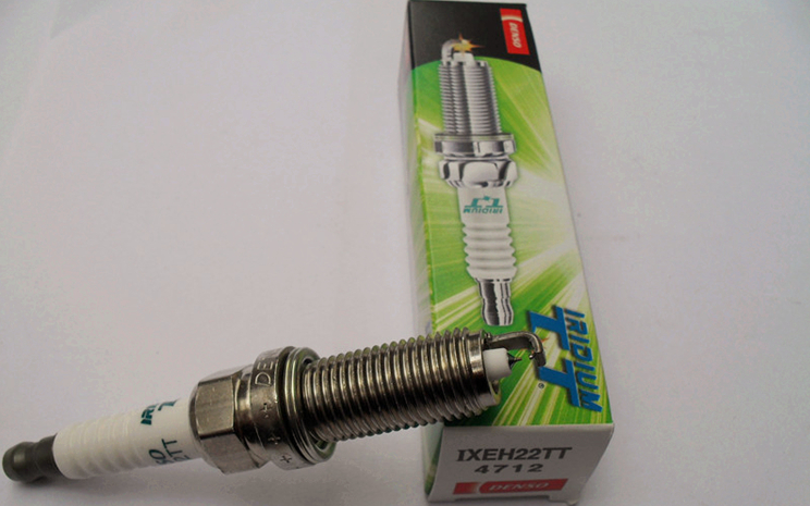 Свеча зажигания DENSO IXEH22TT (4712)